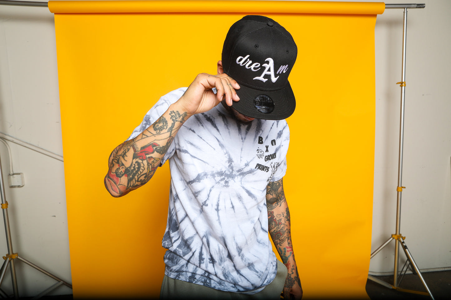 "DREAM" SNAPBACK HAT - BLACK