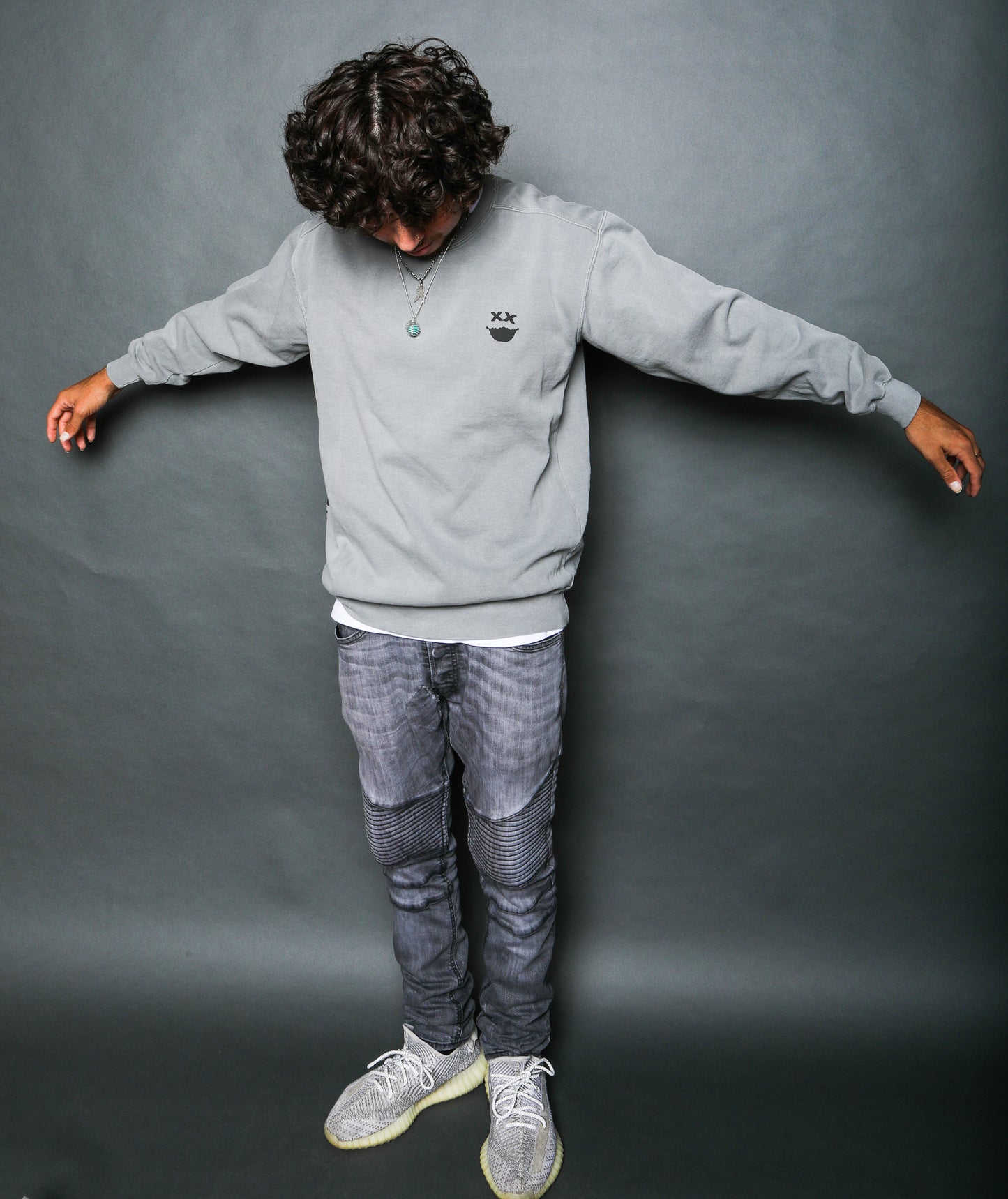 "Smiley" CREWNECK - SPACE GRAY